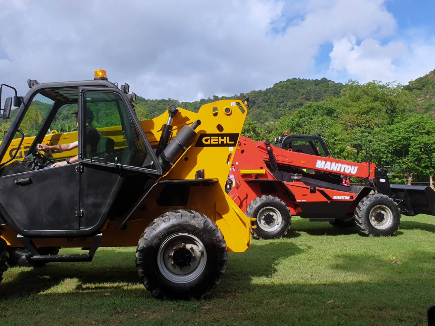 Компания Manitou представила 4 новых погрузочных машины